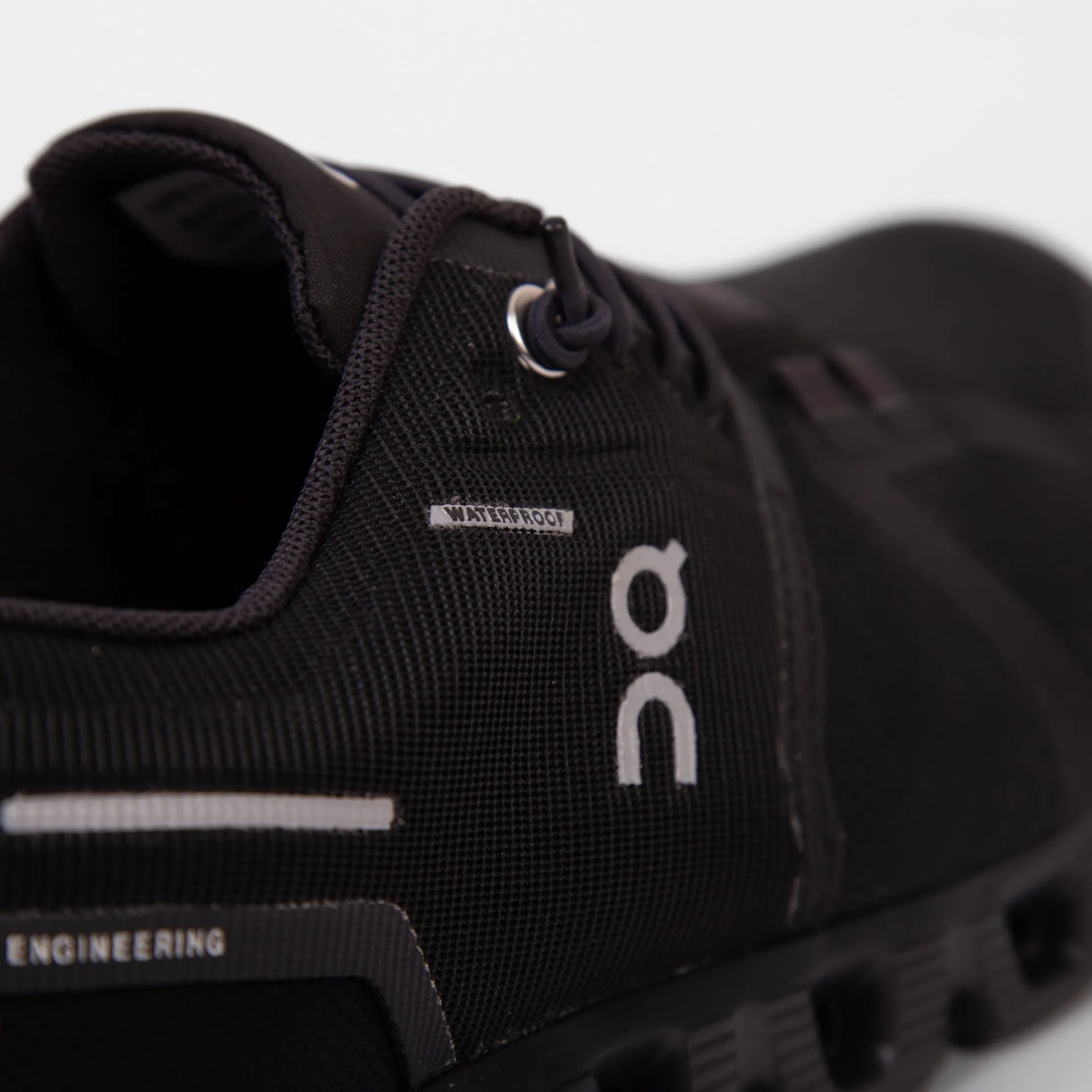 ON SNEAKERS CLOUD 5 W WATERPROOF ALL BLACK