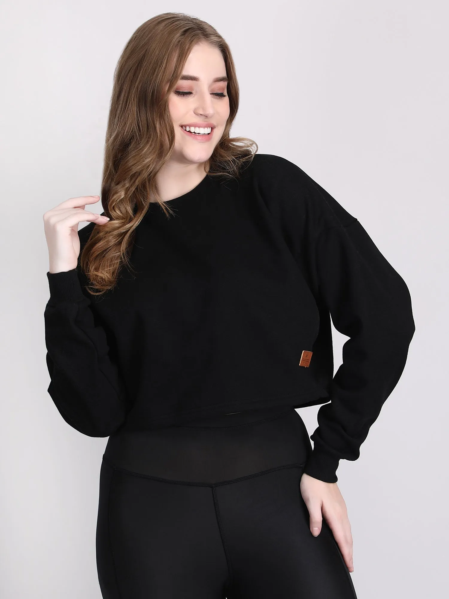 Oversized black cropped sweatshirt