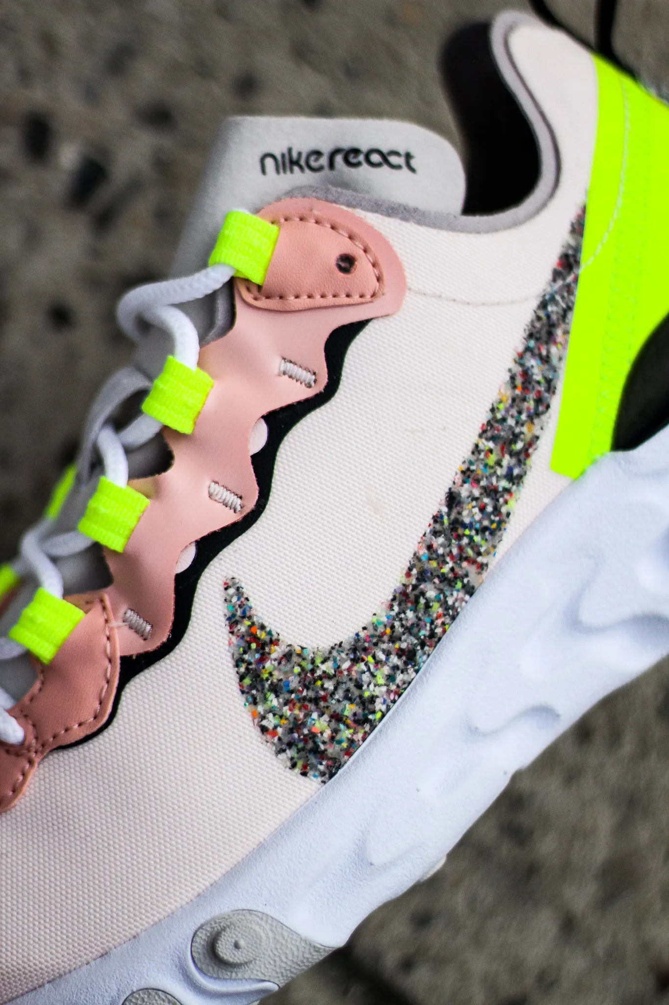 W REACT ELEMENT 55 "SOFT PINK"