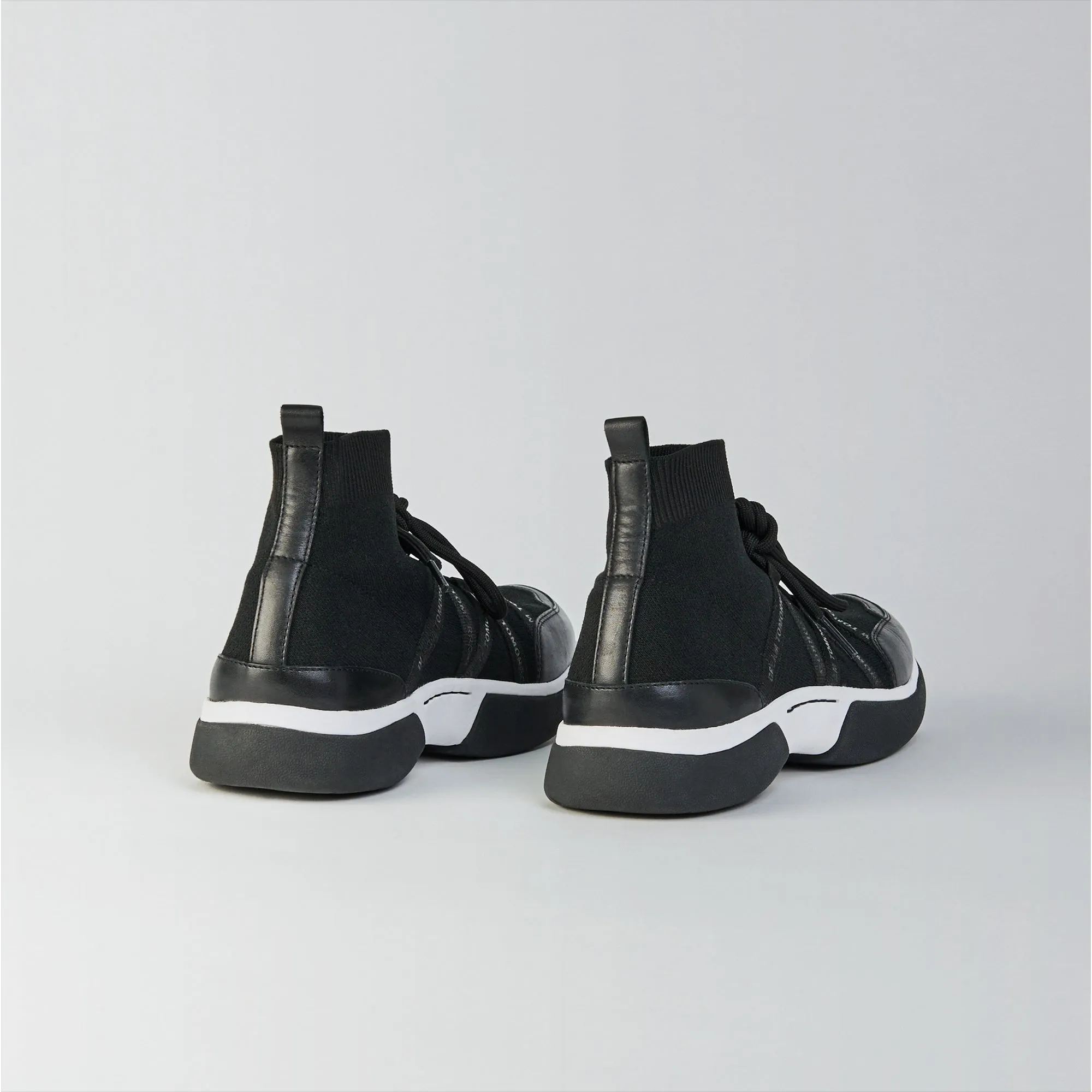 W21 Footwear - Black