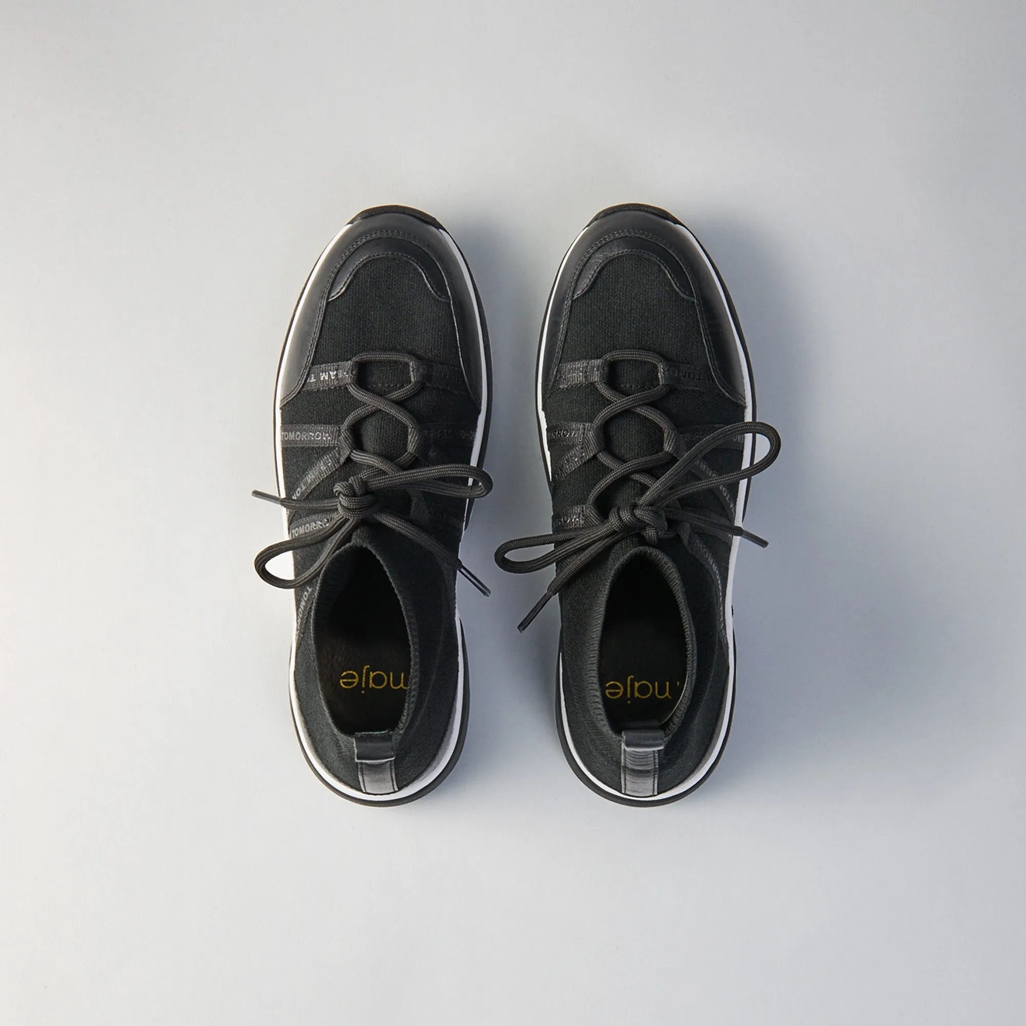 W21 Footwear - Black