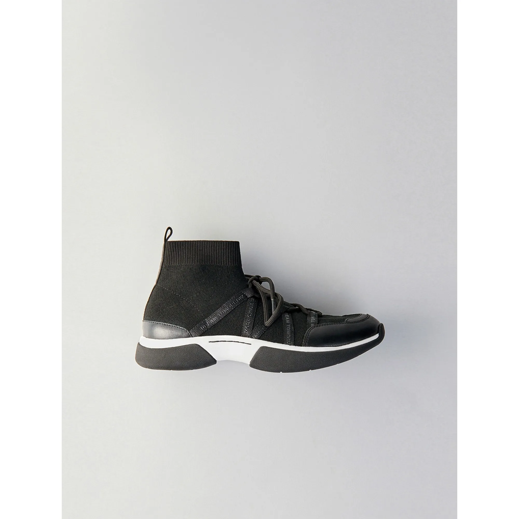 W21 Footwear - Black